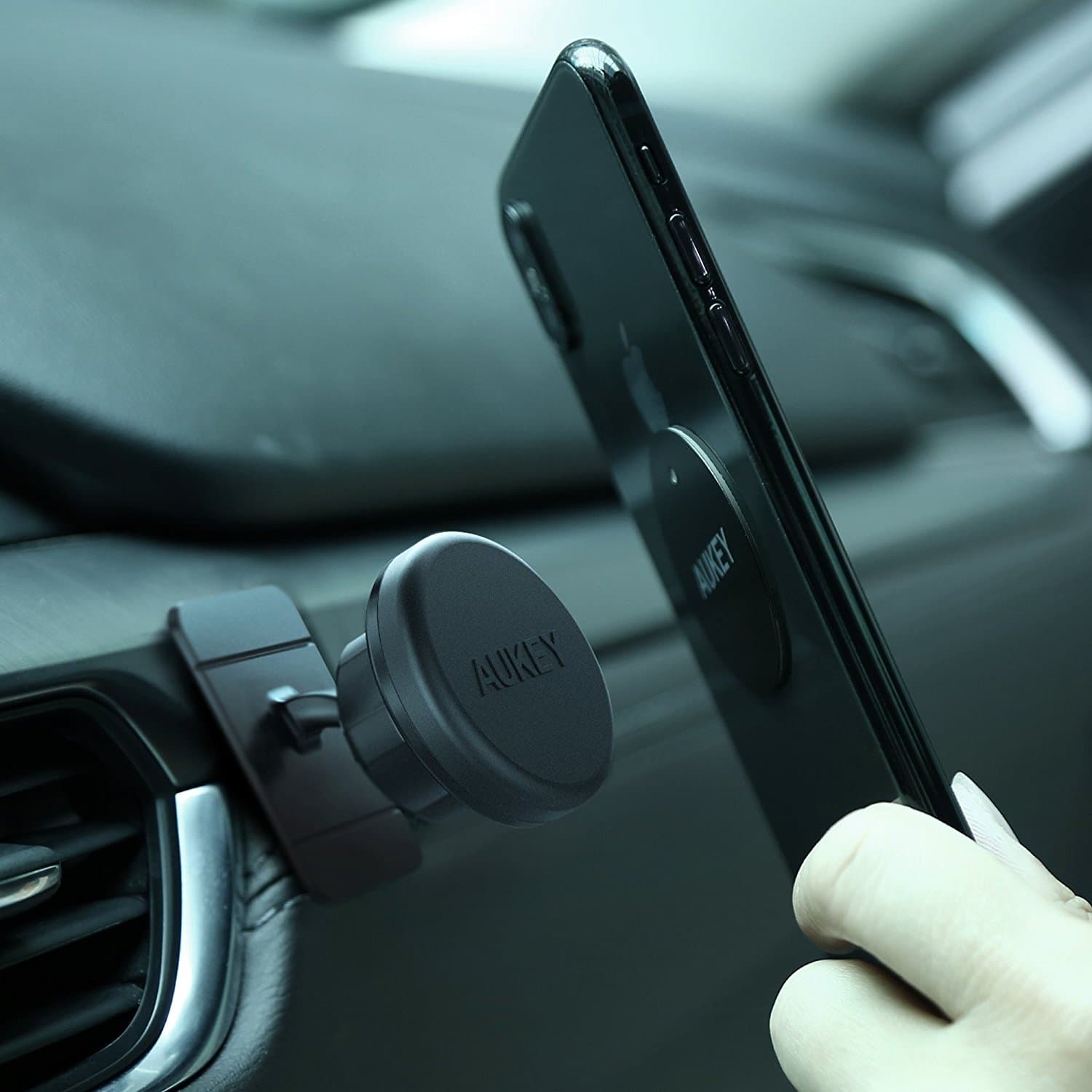 AUKEY HD-C13 New Universal Magnetic dashboard car phone mount holder